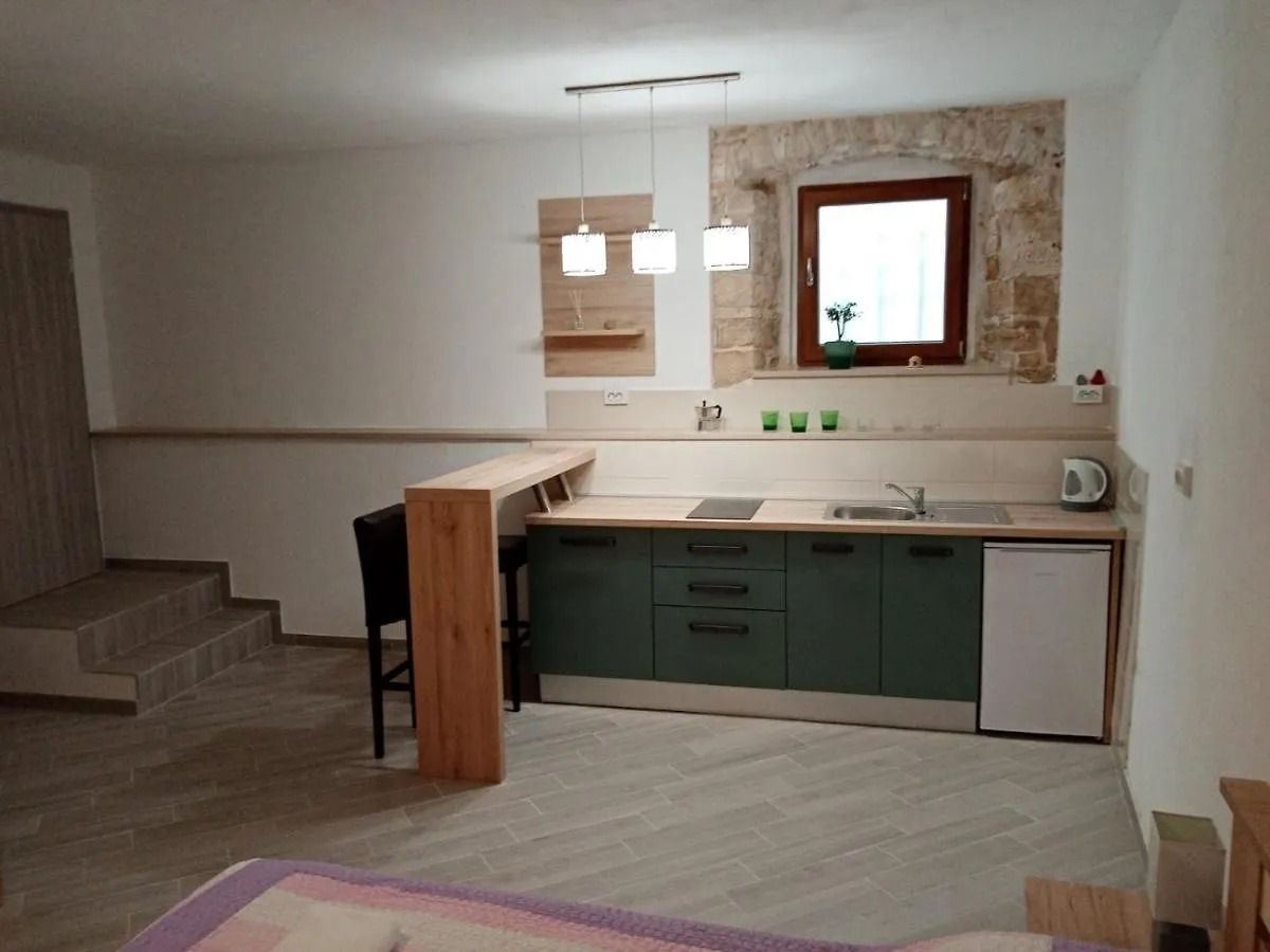 Studio Apartment Iva Бале Хорватия