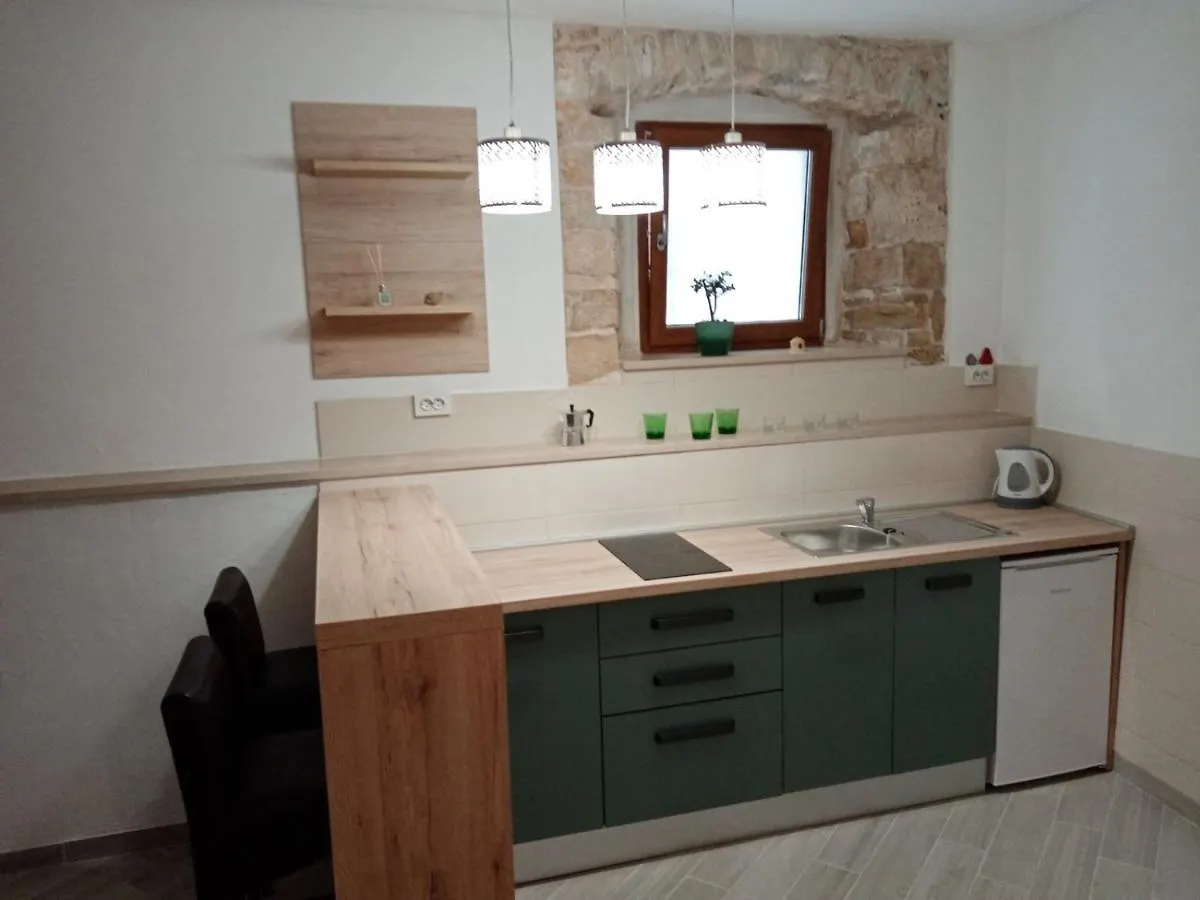 Studio Apartment Iva Бале