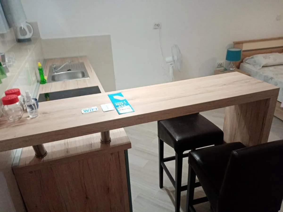 Studio Apartment Iva Bale